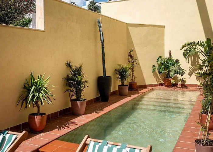 Pool Suite